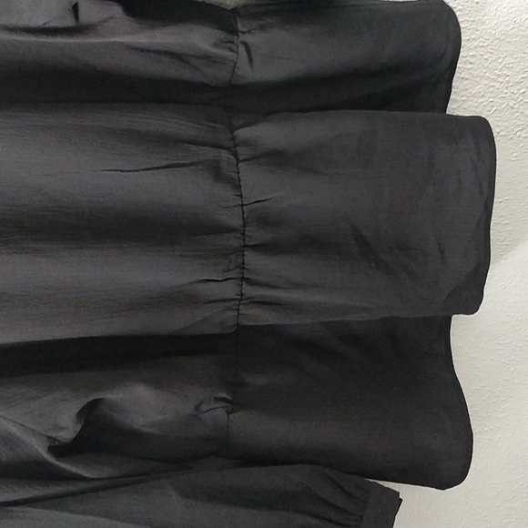 Reitmans V-Neck Blouse - Picture 10 of 10